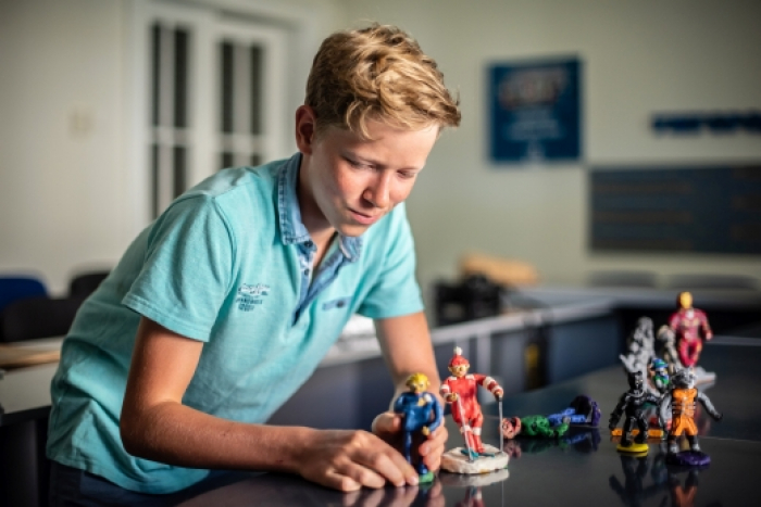 Талановитий 14-річний ужгородець створює з пластиліну героїв комп'ютерних ігор, фільмів та українських політиків