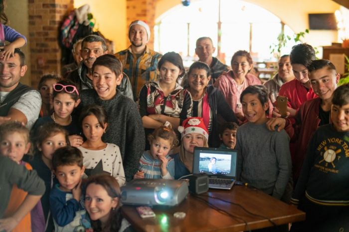 В Ужгороді волонтери провели Різдвяний обід з ромськими сім’ями (ФОТО)