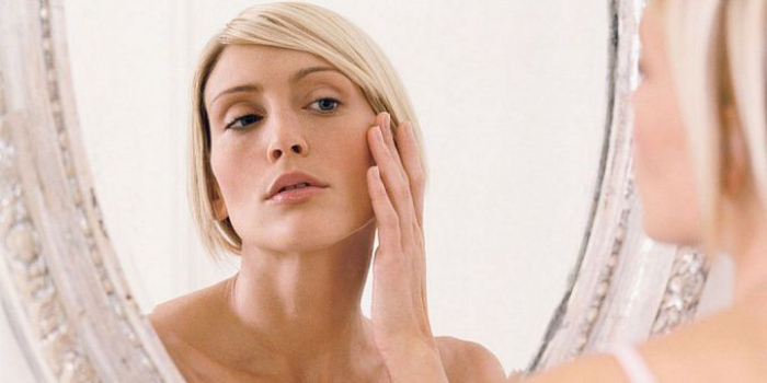 Жіноча шпаргалка: як зволожити шкіру обличчя взимку? 