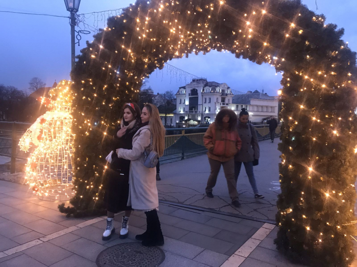 Ужгородська святкова арка вже користується популярністю