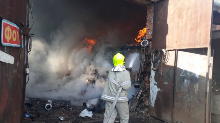 На Рахівщині спалахнув склад металобрухту – як спрацювали вогнеборці?