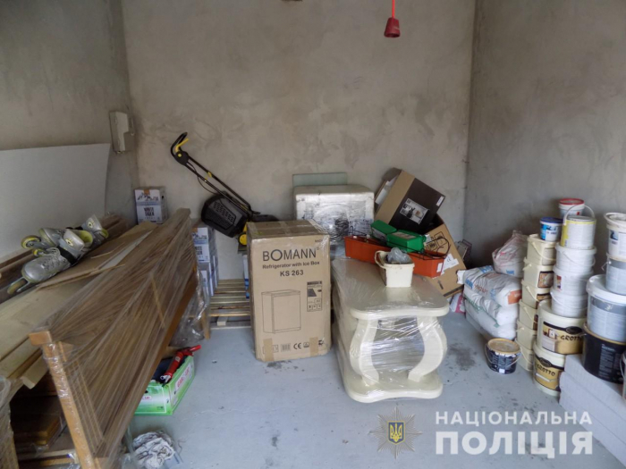 Чотирьох ужгородців, які обікрали гараж, затримали поліціянти