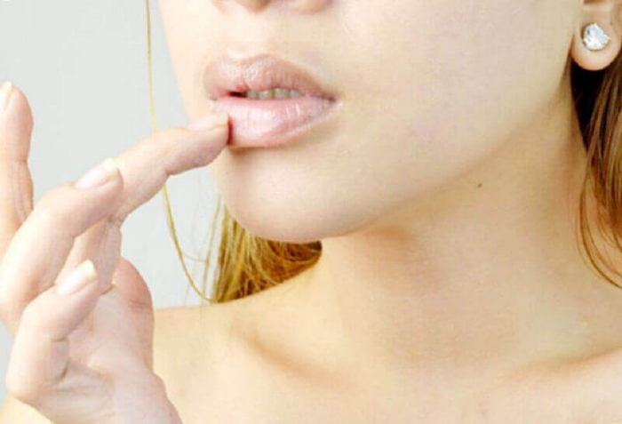Жінкам на замітку: все, що потрібно знати про олію для губ