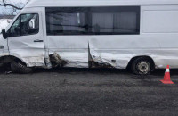 На Закарпатті "поцілувались" два "Мерседеси" – опубліковано фото