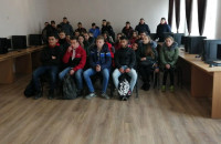 Інтимні селфі в Інтернеті – чи треба це закарпатським школярам?