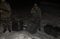Контрабанда цигарок на Закарпатті: прикордонники "ловлять" лише цигарки