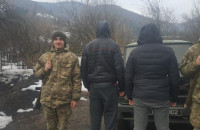 Закарпатські контрабандисти спіймали облизня, намагаючись підкупити прикордонників