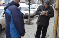 Комісія Ужгородської міськради обстежила місця капремонту тротуарів. Що з’ясовано?