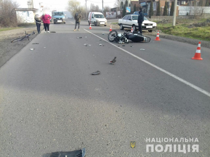ДТП на Виноградівщині: мотоцикліст наїхав на неповнолітнього велосипедиста (ФОТО)