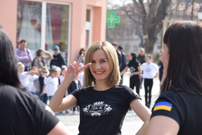 В Ужгороді влаштували танцювальний флешмоб!