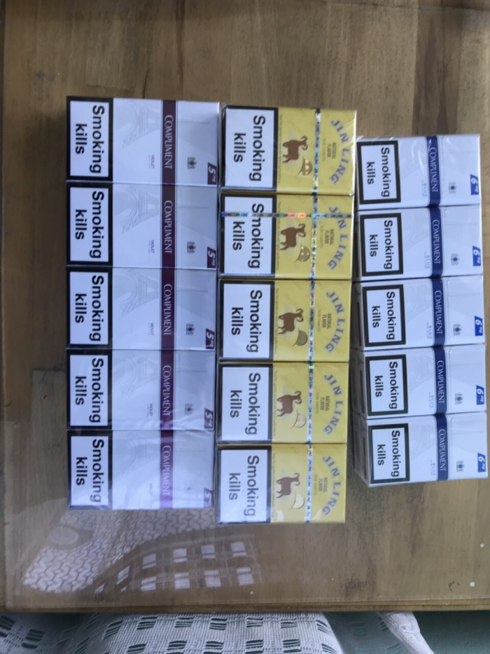 Вилучили цигарок майже на мільйон: чергову контрабанду зупинили працівники ДФС 