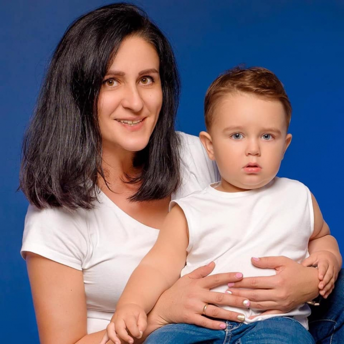 Молода ужгородка Ярослава Тарновецька бореться зі страшною недугою. Давайте допоможемо!