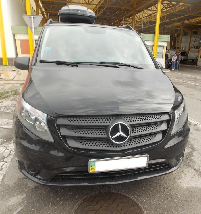 Викрадений в Бельгії «Mercedes» затримали прикордонники на Закарпатті (ФОТО)