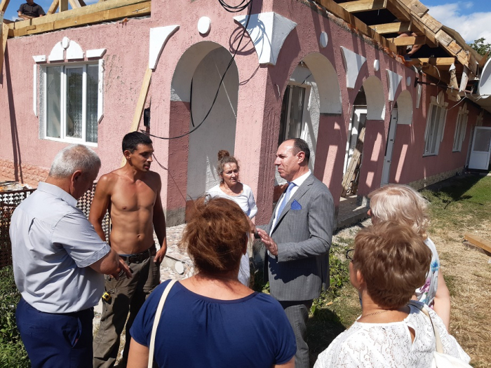 Новий очільник Закарпаття відвідав село на Ужгородщині, яке найбільше постраждало від липневого буревію