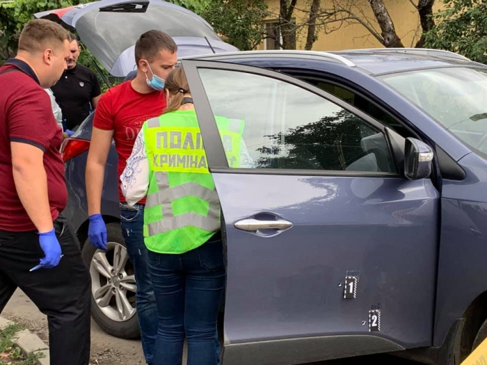 Обстріл автомобіля правоохоронця в Ужгороді: нові подробиці від поліції