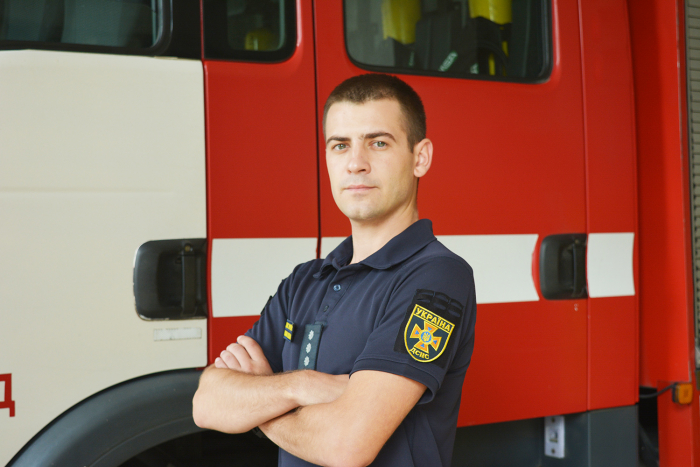 Ужгородський надзвичайник врятував від смерті своїх сусідів. Розповідаємо як