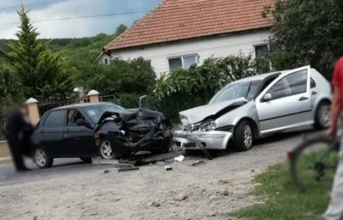 На Берегівщині ДТП – лоб у лоб зіткнулись ВАЗ та Volkswagen