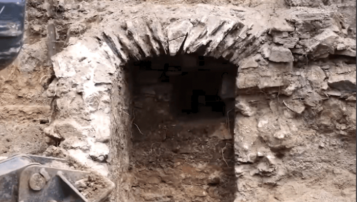 Є висновок «Рятівної археологічної служби» ІА НАН України щодо знайдених підвалів в Ужгороді