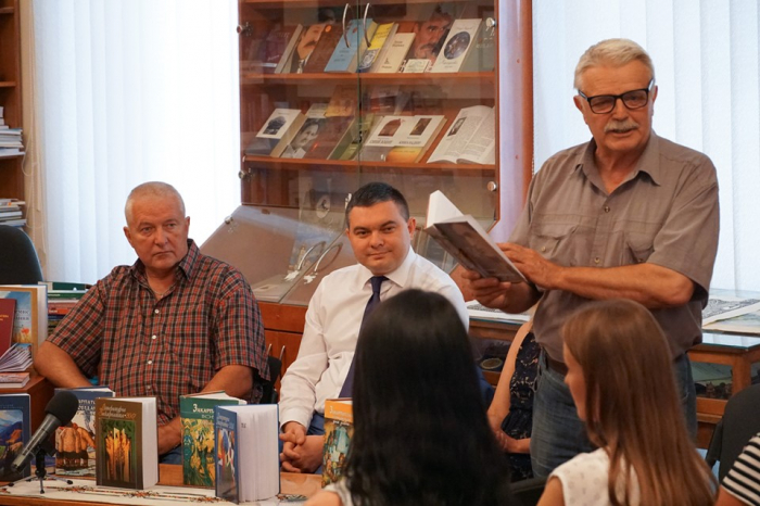 «У незалежності Вкраїни – їх слово і життя»: відкрилась виставка в Народному музеї літератури Закарпаття
