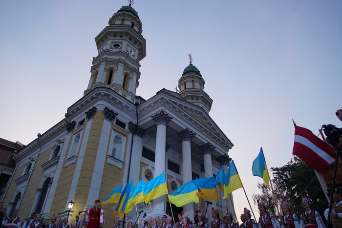 Добрий ранок, Україно! Як Ужгород світанок Дня Незалежності зустрічав (ФОТО)