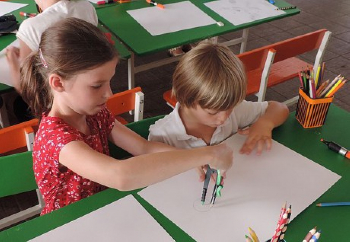В Ужгороді відкрилася перша "Дитяча професійна художня студія"