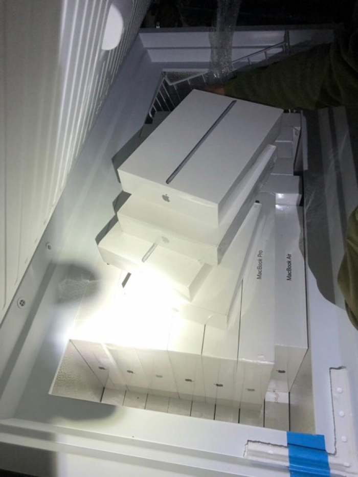 Продукція «Apple» знову поповнила склади Закарпатської митниці ДФС
