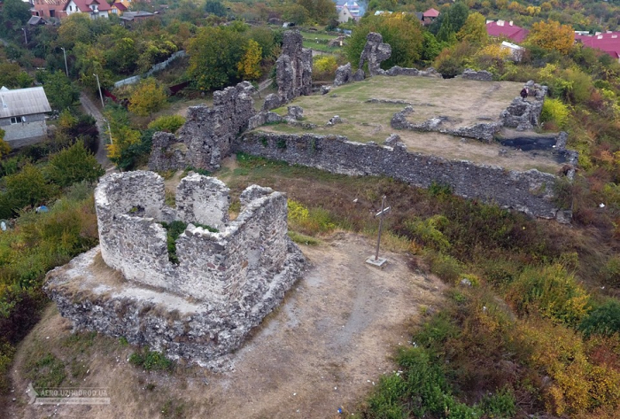 Замок «Канків»: ще одну родзинку Закарпаття показали з висоти пташиного польоту (ФОТО)