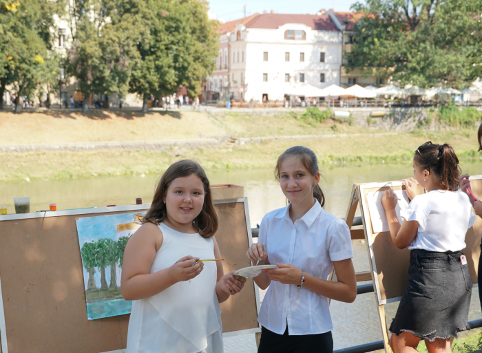 Ужгородські школярі теж долучилися до святкування Дня міста (ФОТО)