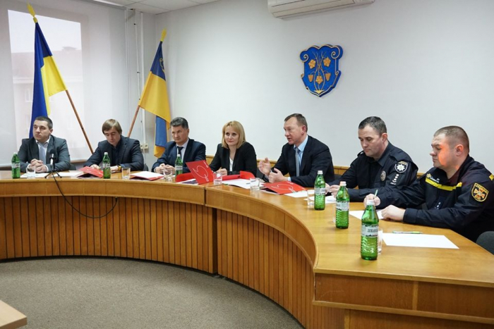 В Ужгороді підписали Меморандум про повіщення мешканців про загрозу виникнення надзвичайних ситуацій