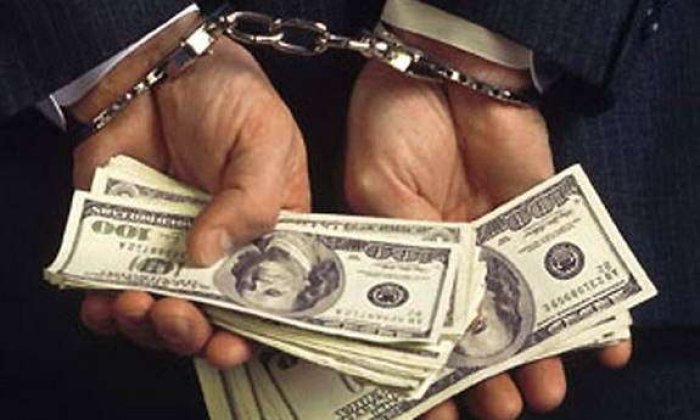 На Закарпатті голова селищної ради привласнив мільйон гривень під час ремонту доріг