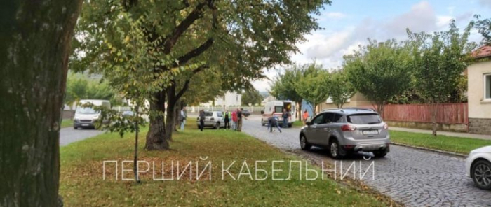 Аварія в Мукачеві: авто перекинуло на ходу