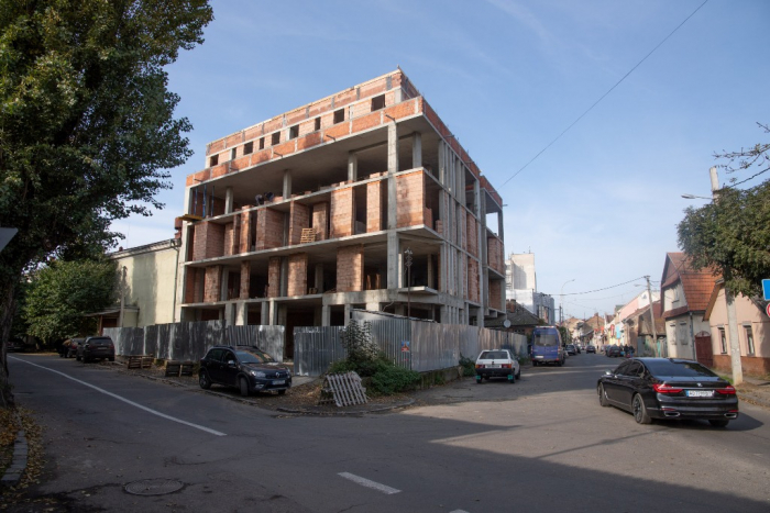 Ужгородська міськрада звернулася до суду про знесення об’єкта будівництва на розі вулиць Олександра Митрака та Робочої
