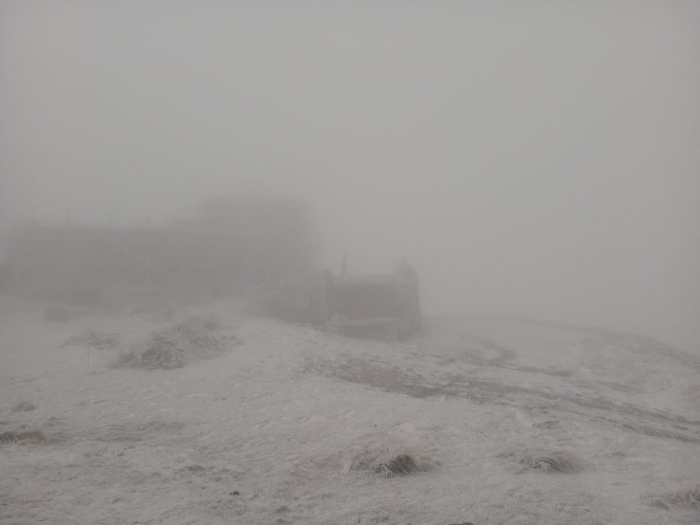 Привіт, зима: гори на Закарпатті вже припорошило першим снігом