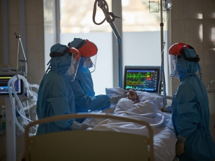 "Ситуація досить напружена": лікарні Ужгорода на 70% заповнені хворими на COVID-19