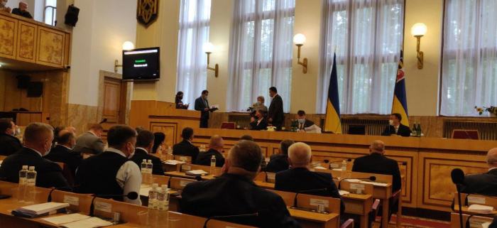Розпочалася остання сесія Закрапатської обласної ради VІІ скликання