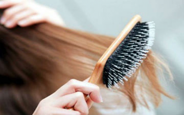 Жіноча шпаргалка: що робити, якщо волосся погано розчісується?