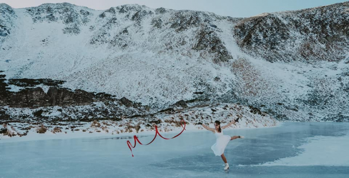Фото дня: українка станцювала на ковзанах на замерзлому Бребенескулі