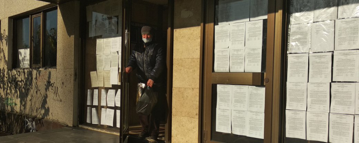 Засоби захисту роздають членам ужгородських ДВК напередодні повторного голосування