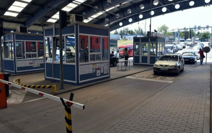 Словаччина почала тестування на кордоні з Україною, деякі КПП закрилися