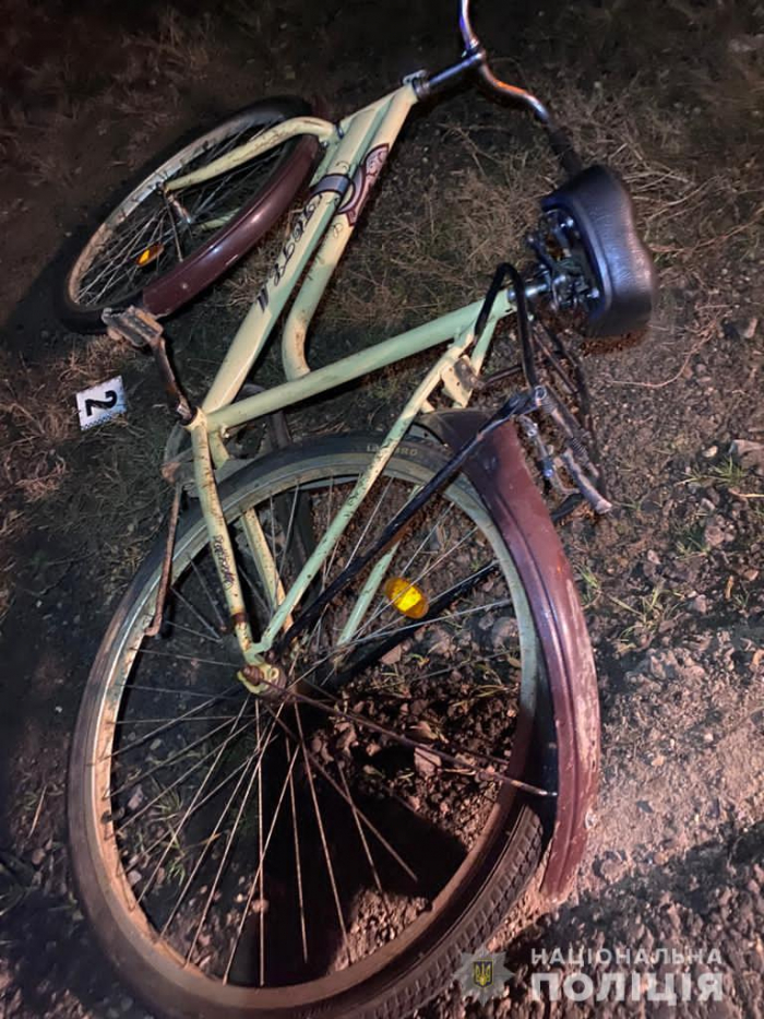На Виноградівщині водій мікроавтобусу на смерть збив велосипедиста