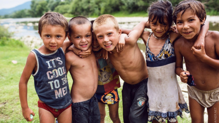 Як на Закарпатті допомагають соціалізуватися ромським дітям?