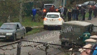 ДТП на Мукачівщині: автівка в'їхала в електричну опору
