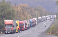 Перед пунктом пропуску «Ужгород-Вишнє Нємецьке» – знову кілометрові черги вантажівок