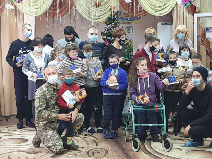 Святкове диво: «АТБ» допомагає тисячам українських родин потішити дитину в день Святого Миколая