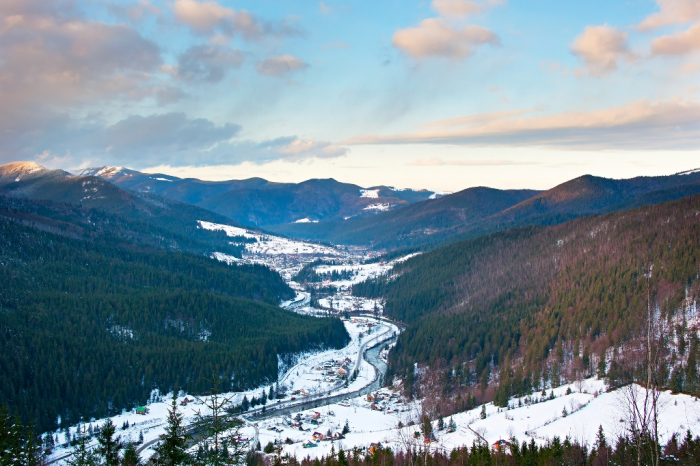 Цього року закарпатці віддають перевагу зимовому відпочинку в горах 