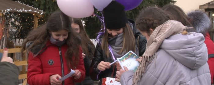Акцію "Новорічні побажання" організували нацгвардійці в Ужгороді
