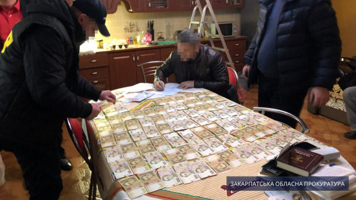 Голова ОТГ на Мукачівщині організував злочинне угрупування і заволодів близько 650 тис. грн коштів