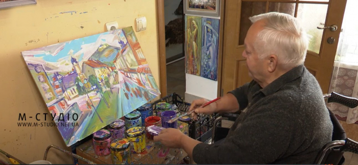 Мар'ян Багній – відомий художник з Хуста, прикутий до інвалідного візка, але займається улюбленю справою
