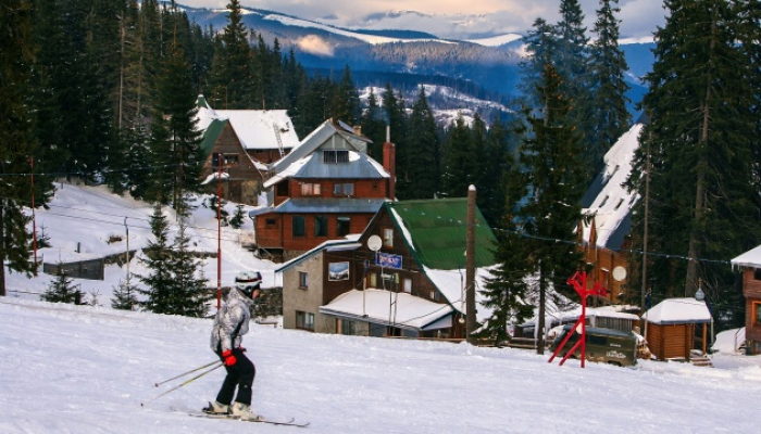 «Ковідні» лижі на Закарпатті: Як готуються до зимового сезону в туристичному регіоні