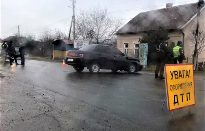 ДТП на Мукачівщині: зіткнулися ВАЗ та Mitsubishi